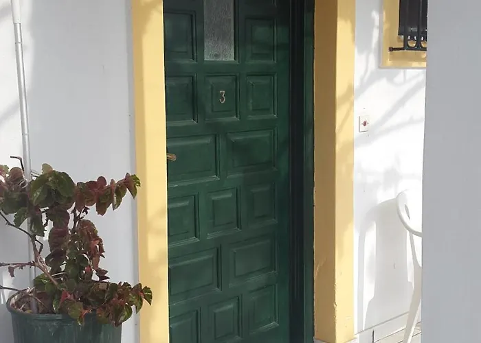 Dolphin Studios-near The Appartement