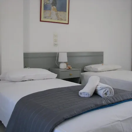 Apartment Dolphin Studios-near The