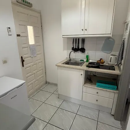 Dolphin Studios-near The * Roda (Corfu)