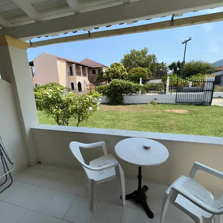 Appartamento Dolphin Studios-near The Roda (Corfu)