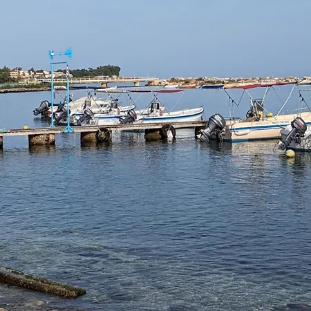 公寓 Dolphin Studios-near The