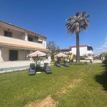 Apartament Dolphin Studios-near The Roda (Corfu)