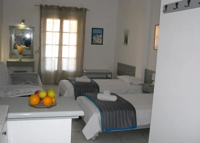 Διαμέρισμα Dolphin Studios-near The