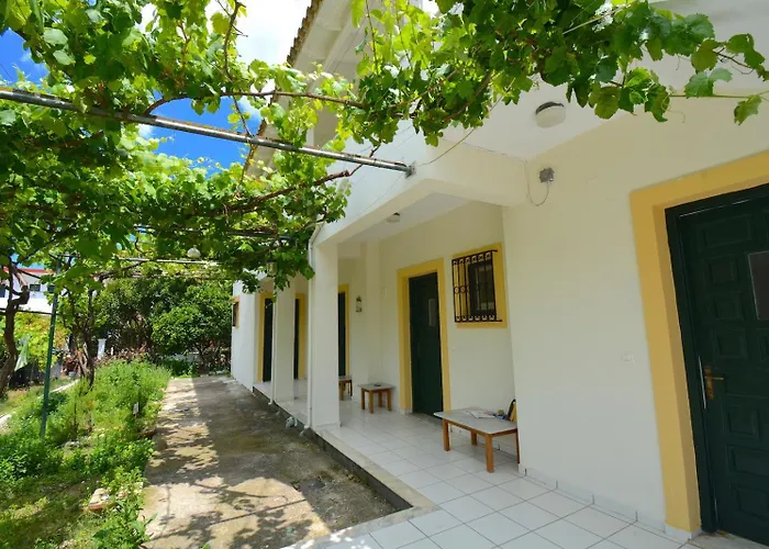 Διαμέρισμα Dolphin Studios-near The *