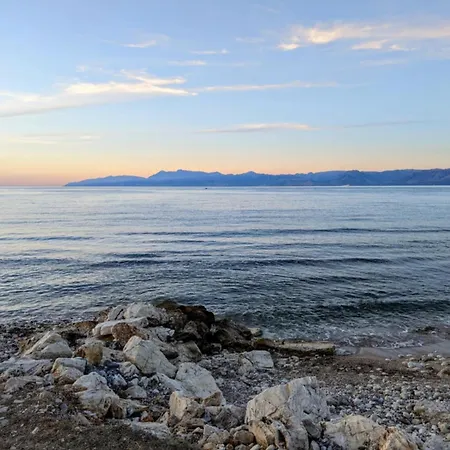 Dolphin Studios-near The *