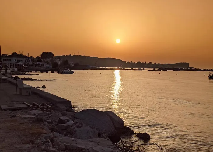 شقة Dolphin Studios-near The