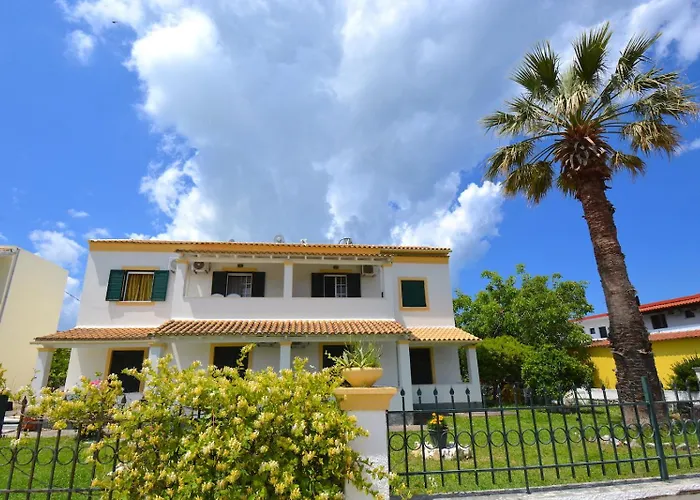 Dolphin Studios-near The Daire *