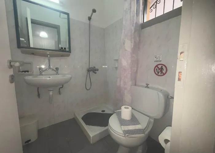 Dolphin Studios-near The شقة روذا